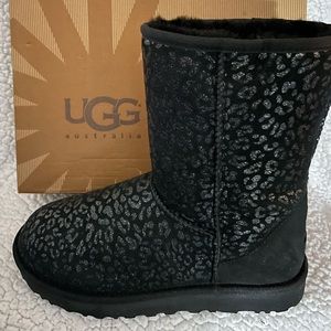 Ugg Classic Short Boot with silver pattern throughout.